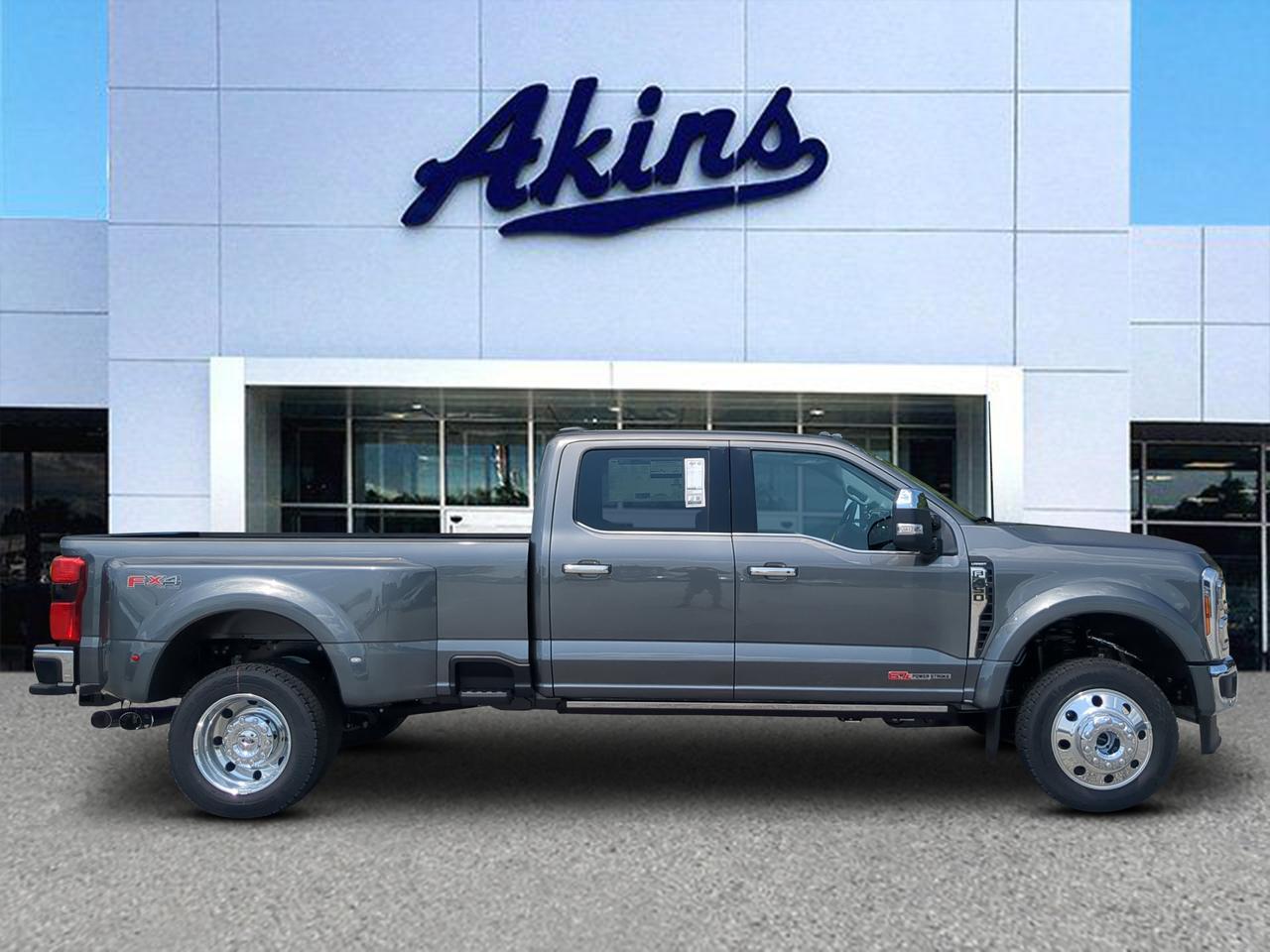 2026 Ford Super Duty F-450 DRW Lariat