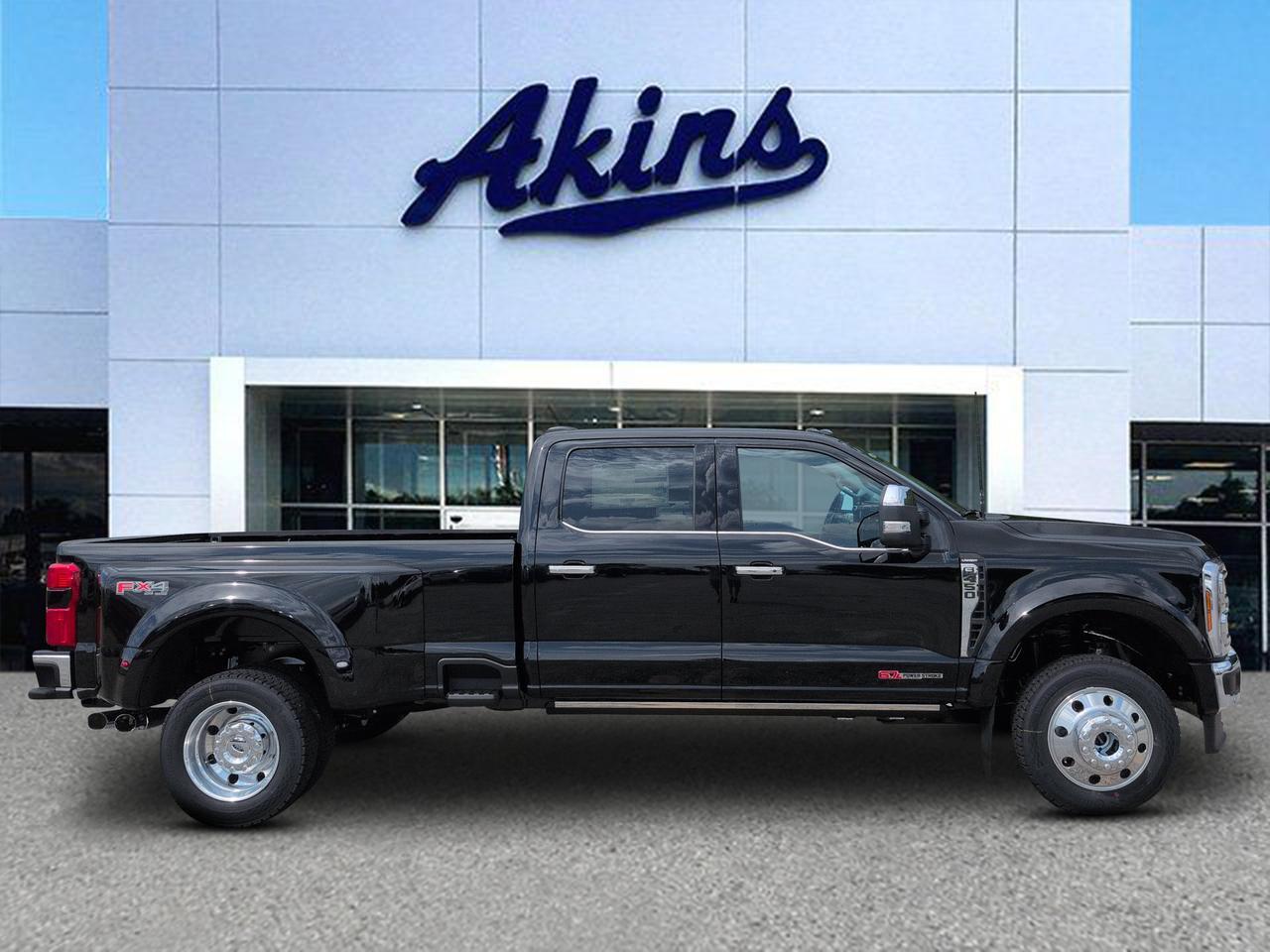 2026 Ford Super Duty F-450 DRW Lariat