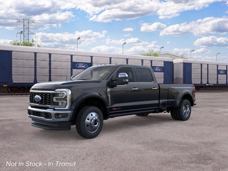 2026 Ford Super Duty F-450 DRW Lariat
