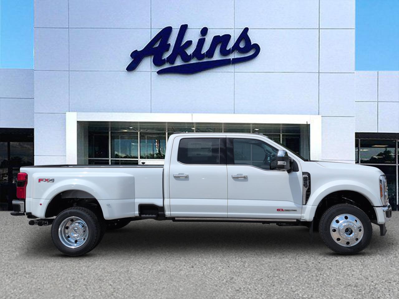2026 Ford Super Duty F-450 DRW Lariat