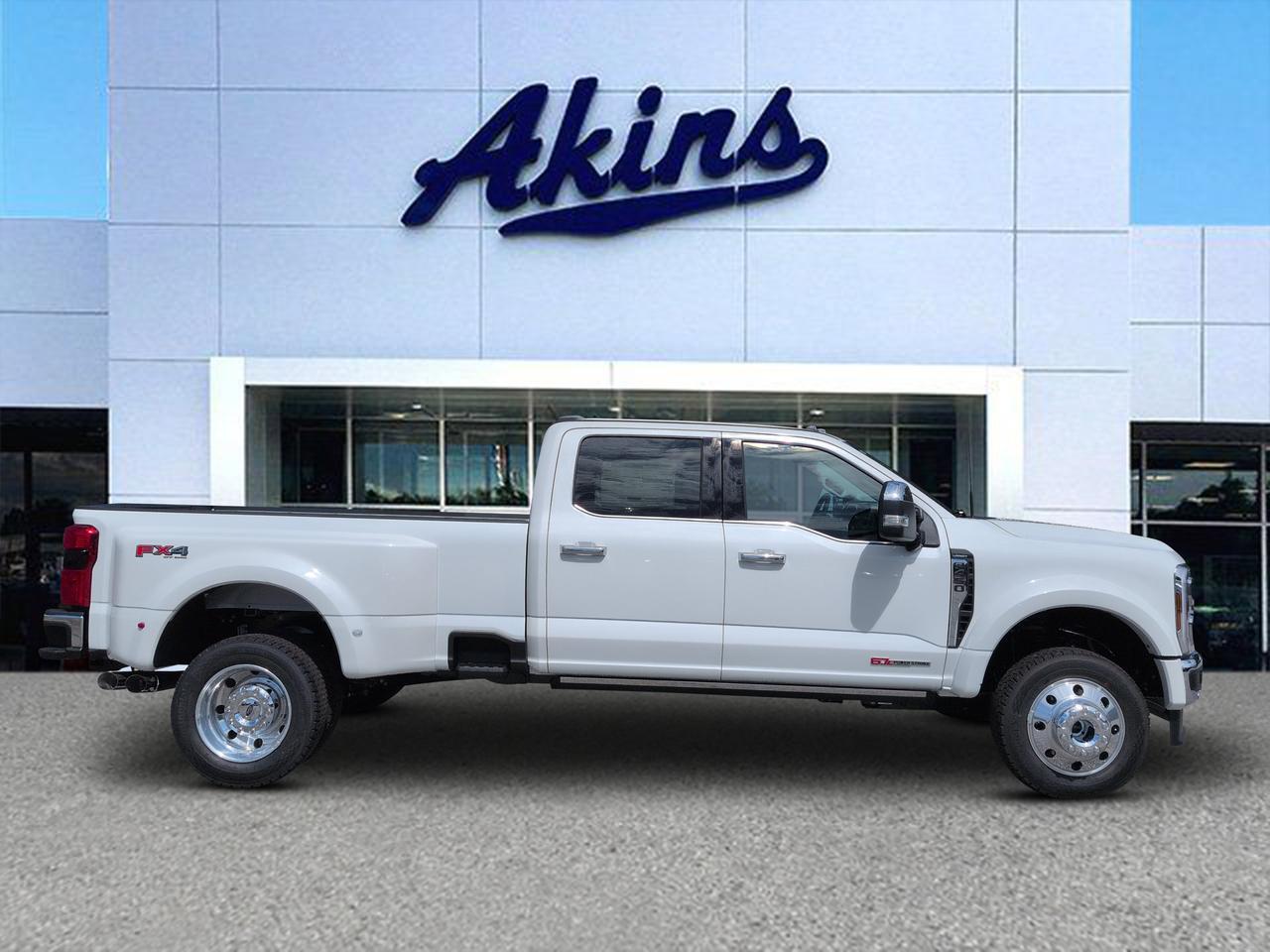 2026 Ford Super Duty F-450 DRW Lariat