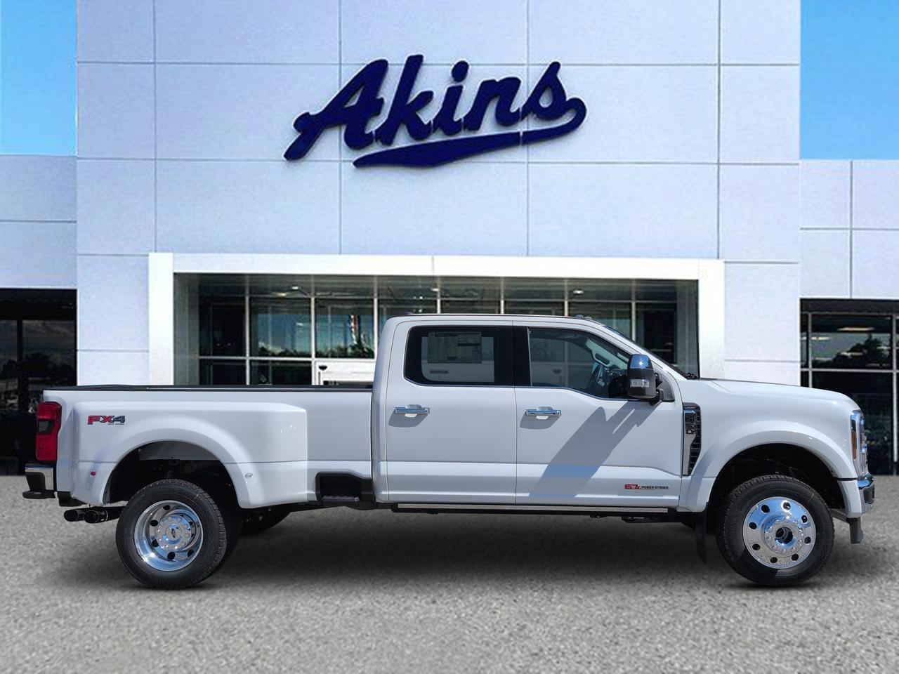 2026 Ford Super Duty F-450 DRW Lariat