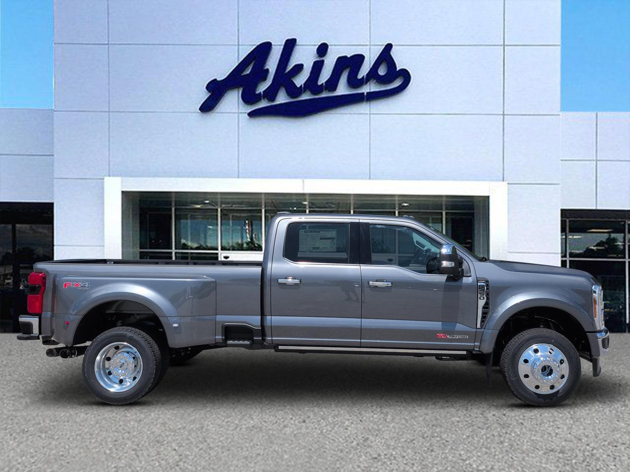 2026 Ford Super Duty F-450 DRW Lariat