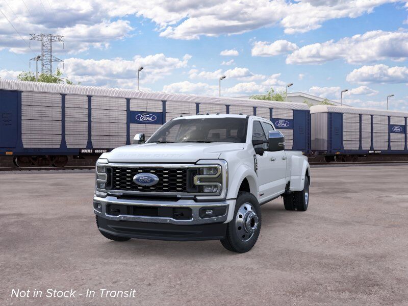 2026 Ford Super Duty F-450 DRW Lariat
