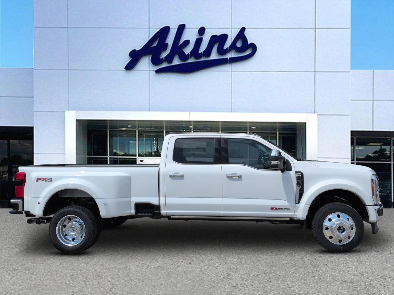 2026 Ford Super Duty F-450 DRW Lariat