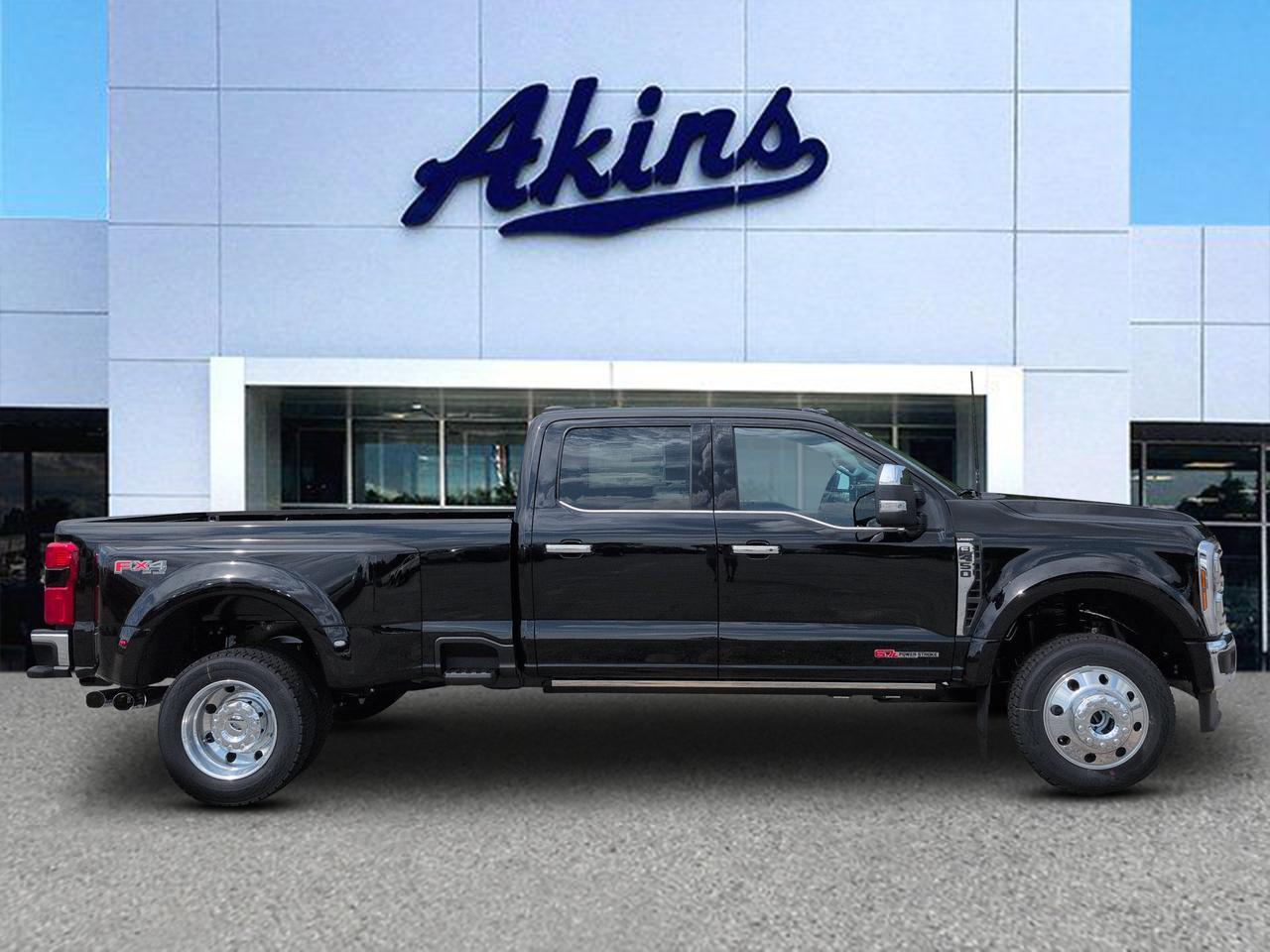 2026 Ford Super Duty F-450 DRW Lariat