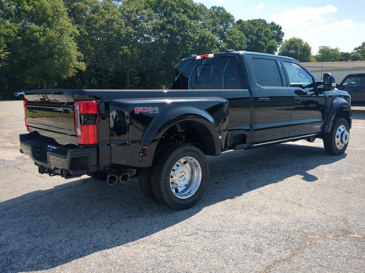 2026 Ford Super Duty F-450 DRW Platinum Appleton WI
