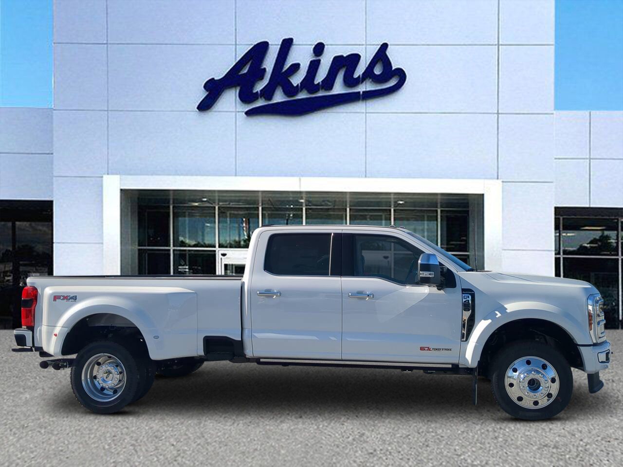2026 Ford Super Duty F-450 DRW Platinum Plus