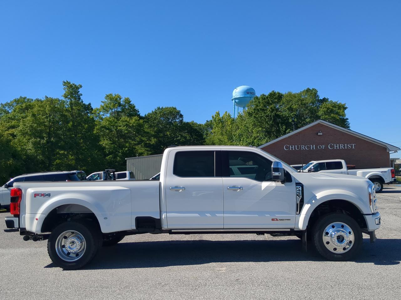 2026 Ford F-450 Platinum 4x4 Crew Cab 8' Box DRW's photo
