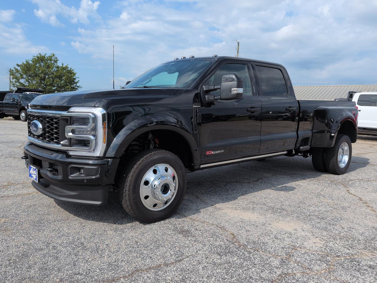 2026 Ford Super Duty F-450 DRW Platinum Winder GA