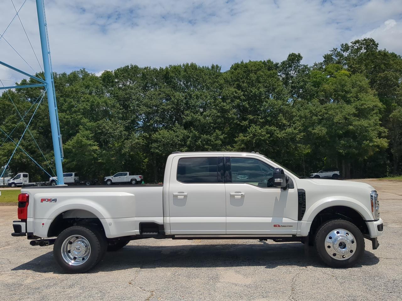 2026 Ford Super Duty F-450 DRW Platinum