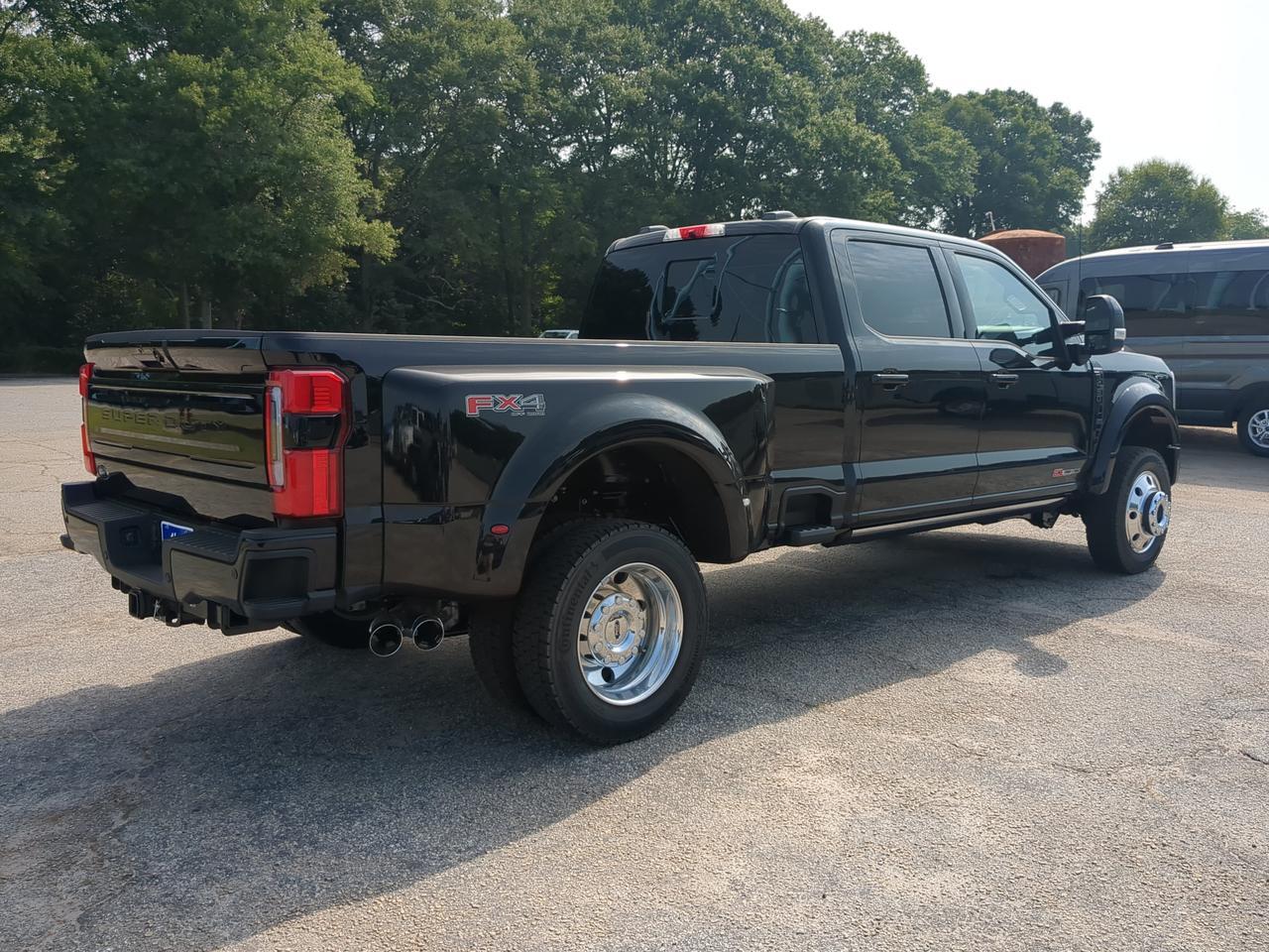 2026 Ford Super Duty F-450 DRW Platinum Winder GA
