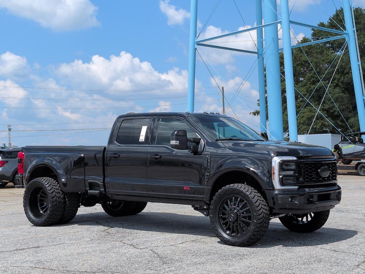 2026 Ford Super Duty F-450 DRW Platinum