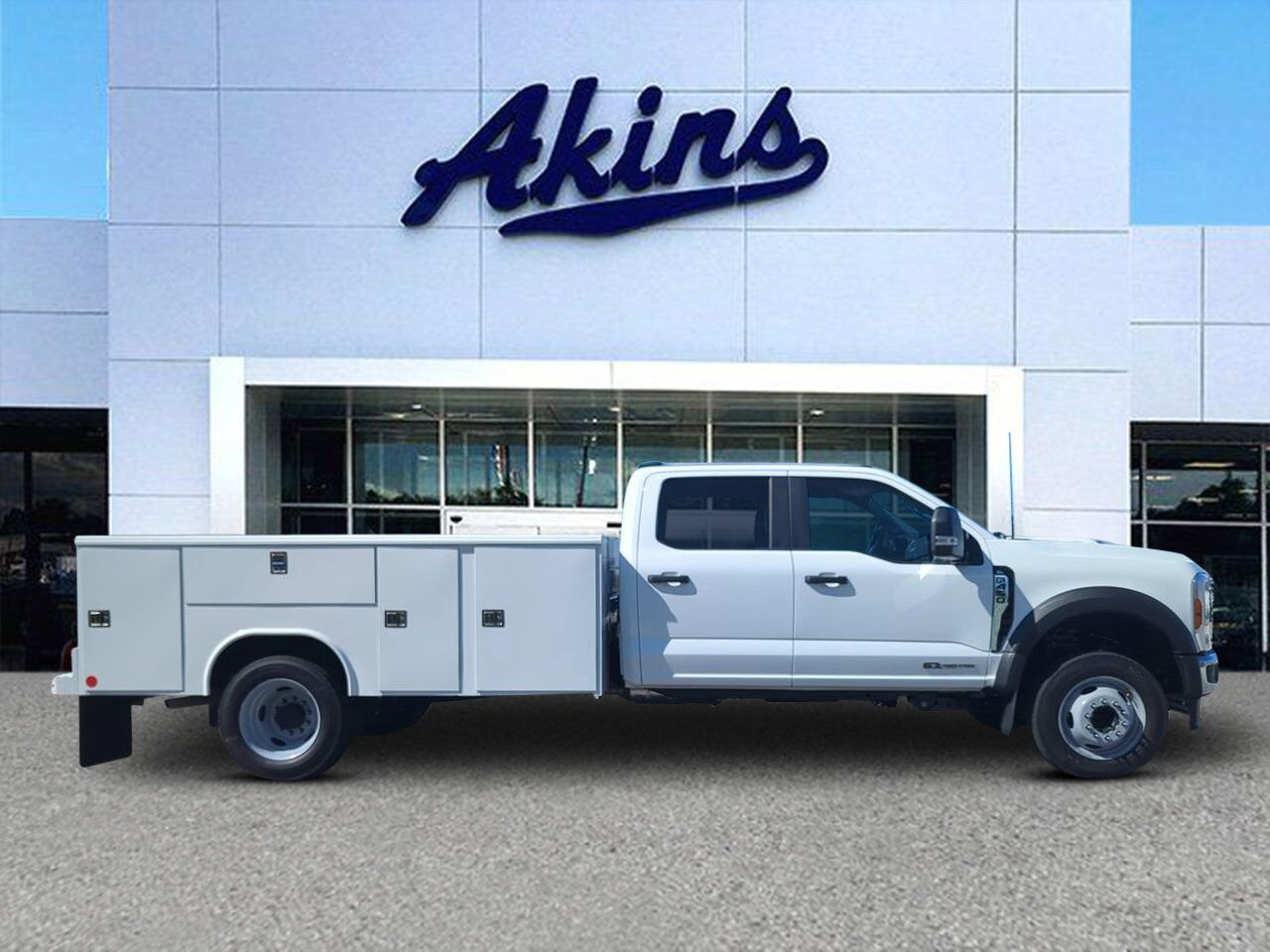 2026 Ford Super Duty F-450 DRW Service Body