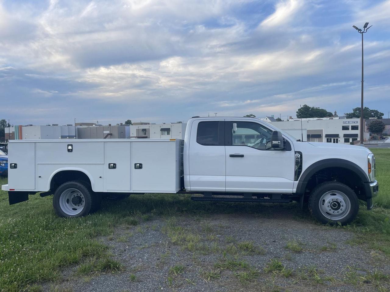 2026 Ford Super Duty F-450 DRW XL