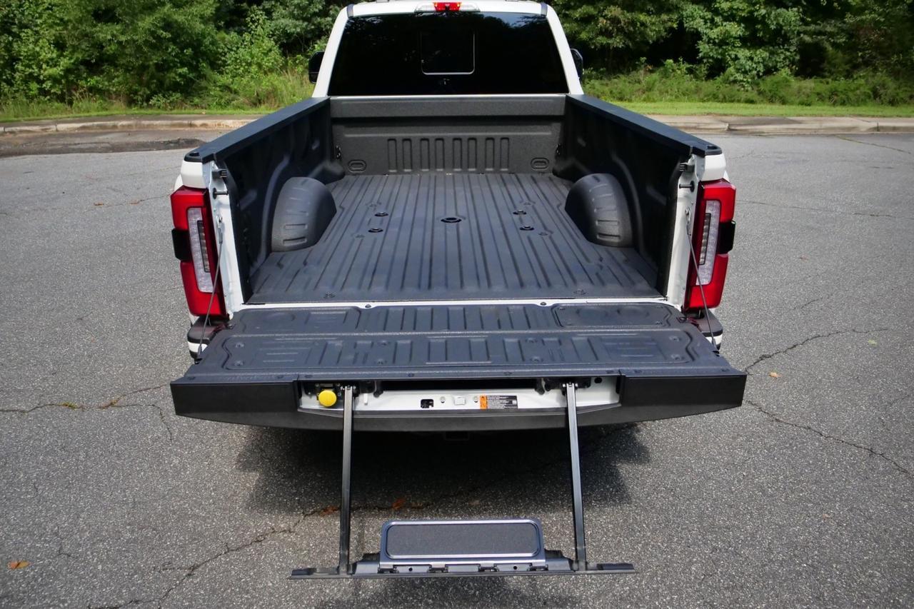 2026 Ford Super Duty F-450 Platinum 4X4 / DRW / 6.7L V8 Diesel / Massaging Seats! Lincolnton NC