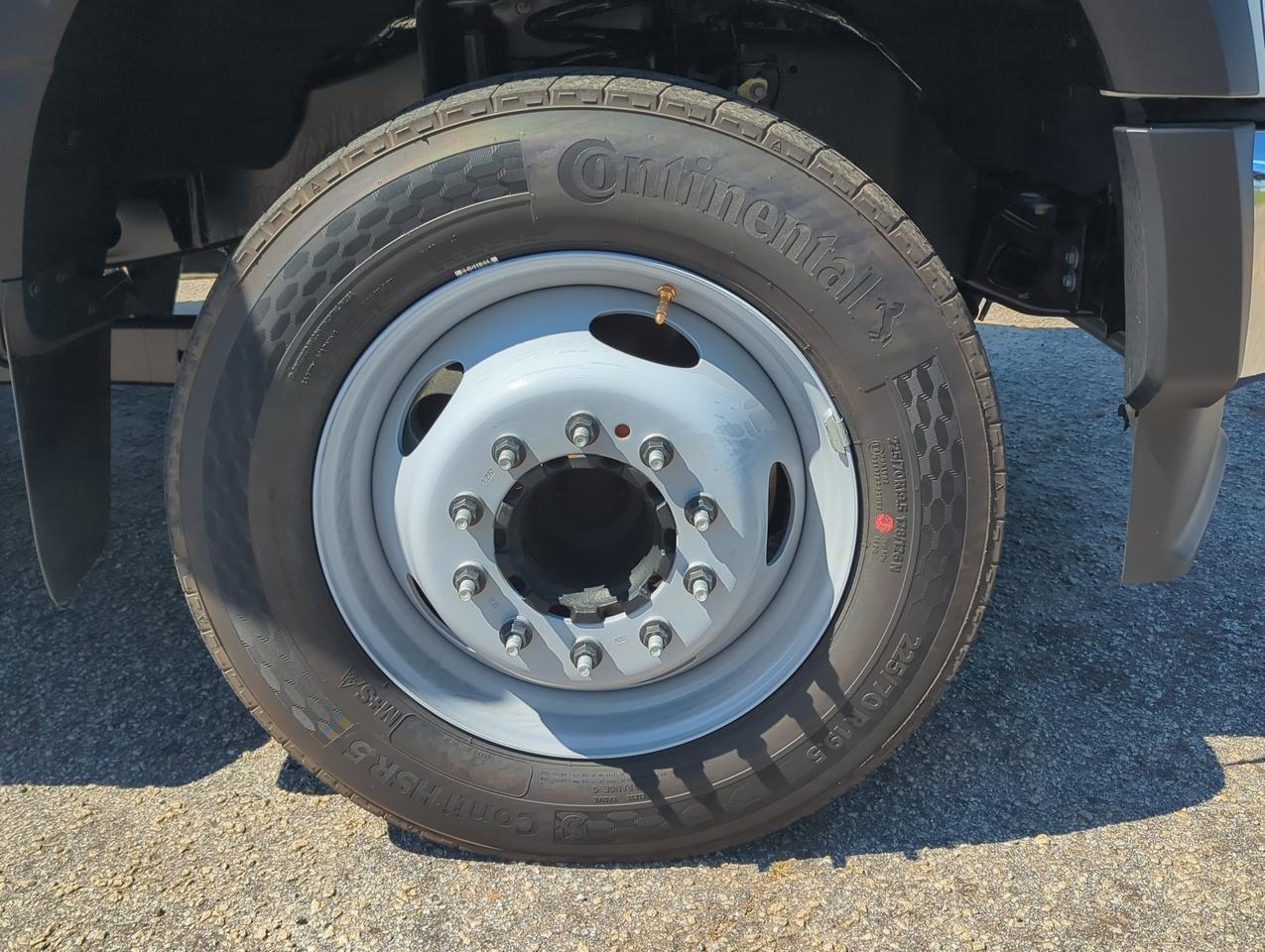 2026 Ford Super Duty F-550 DRW Flatbed Appleton WI
