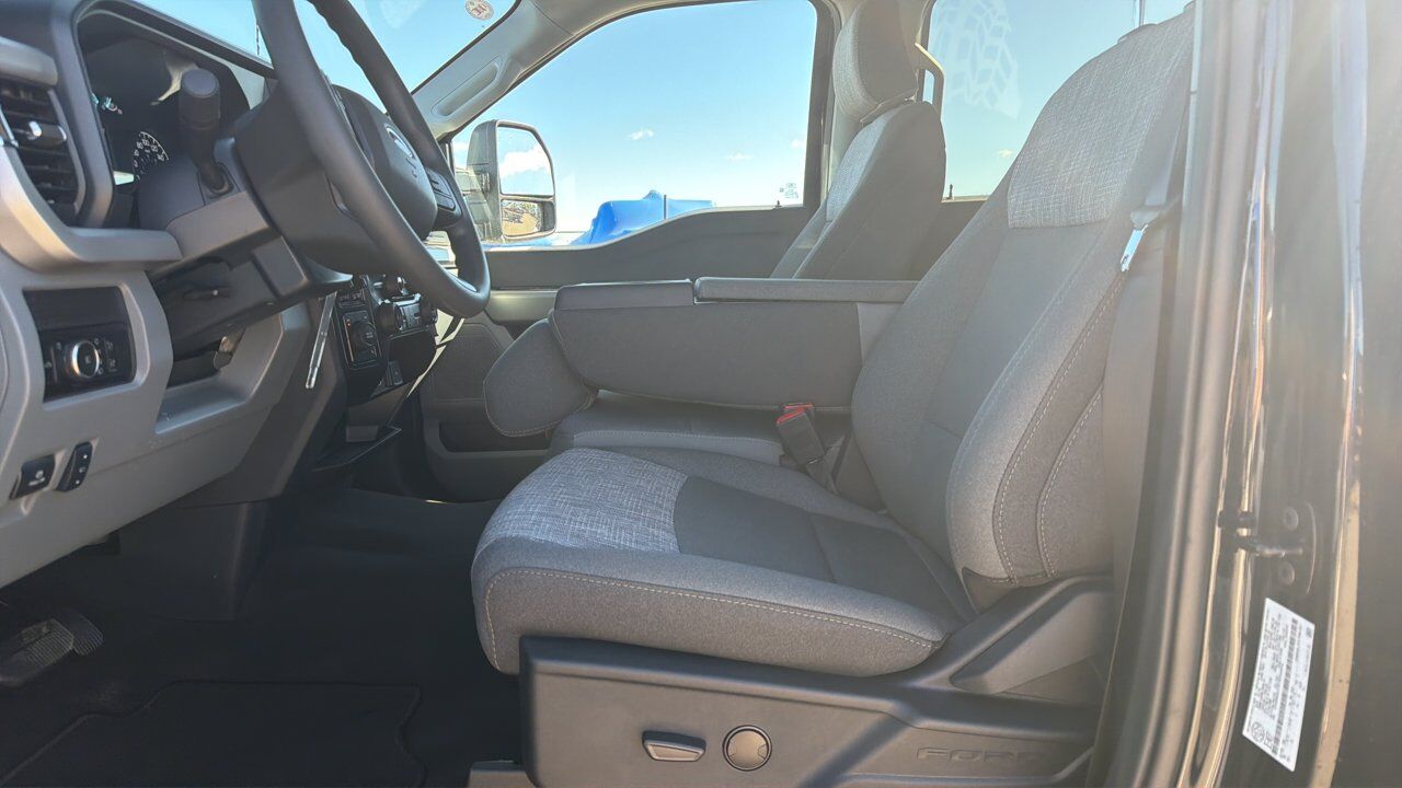 2026 Ford Super Duty F-550 DRW XLT Sherwood Park AB