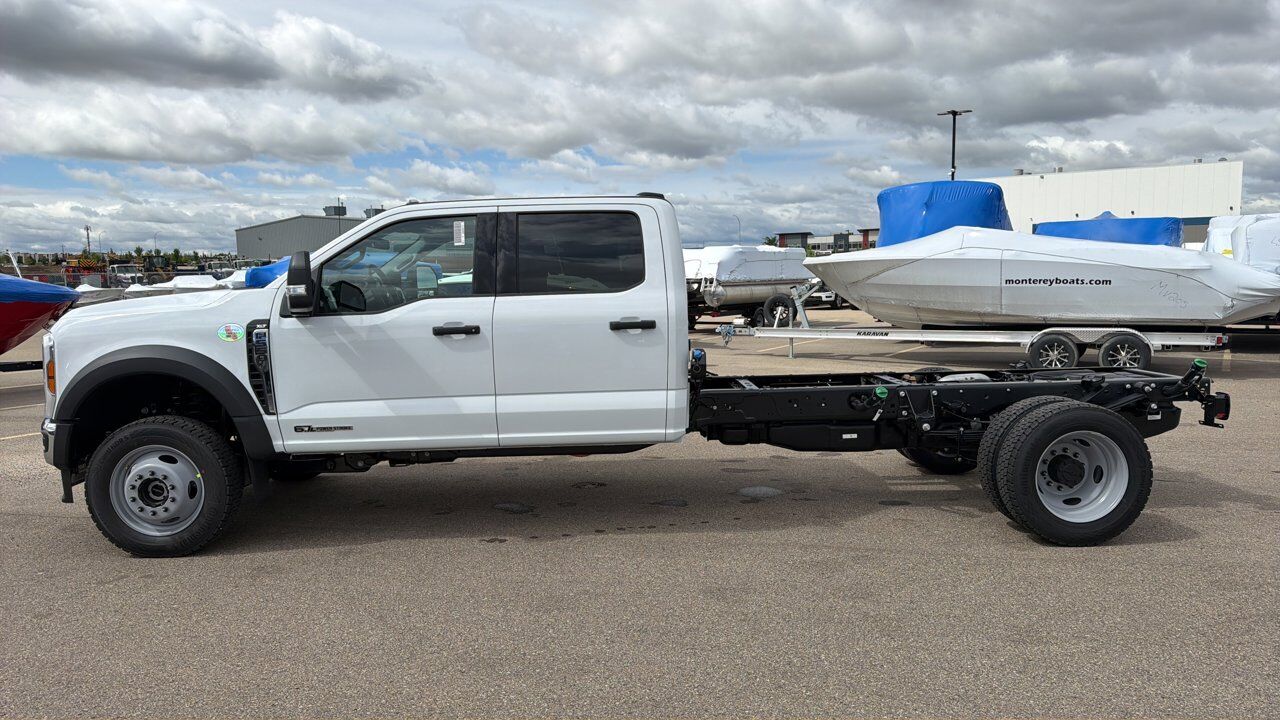 2026 Ford Super Duty F-550 DRW XLT