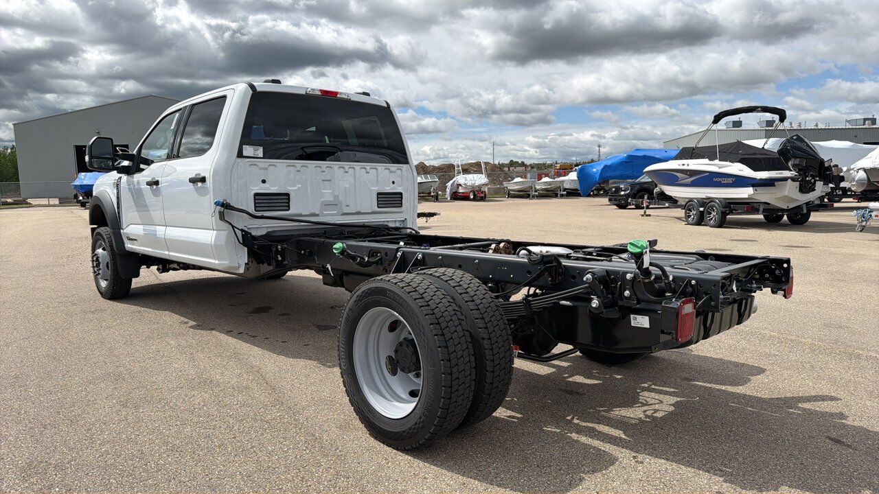 2026 Ford Super Duty F-550 DRW XLT