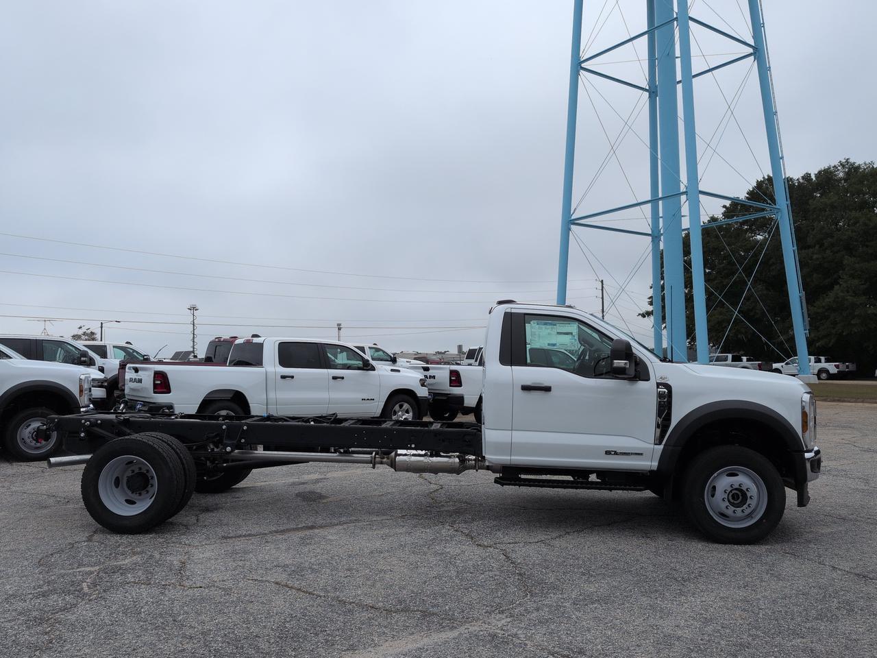 2026 Ford Super Duty F-600 DRW XL