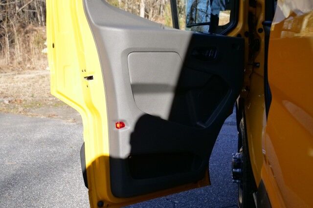 2026 Ford T-350 XL / AWD / Medium Roof / Co-Pilot360 / Trailer Tow PKG! High Point NC