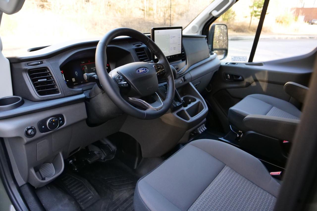 2026 Ford T-350HD XLT / AWD / DRW / High Roof / Upfitter Package! Lincolnton NC