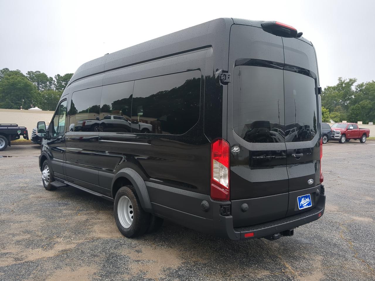 2026 Ford Transit Passenger Wagon XLT Appleton WI