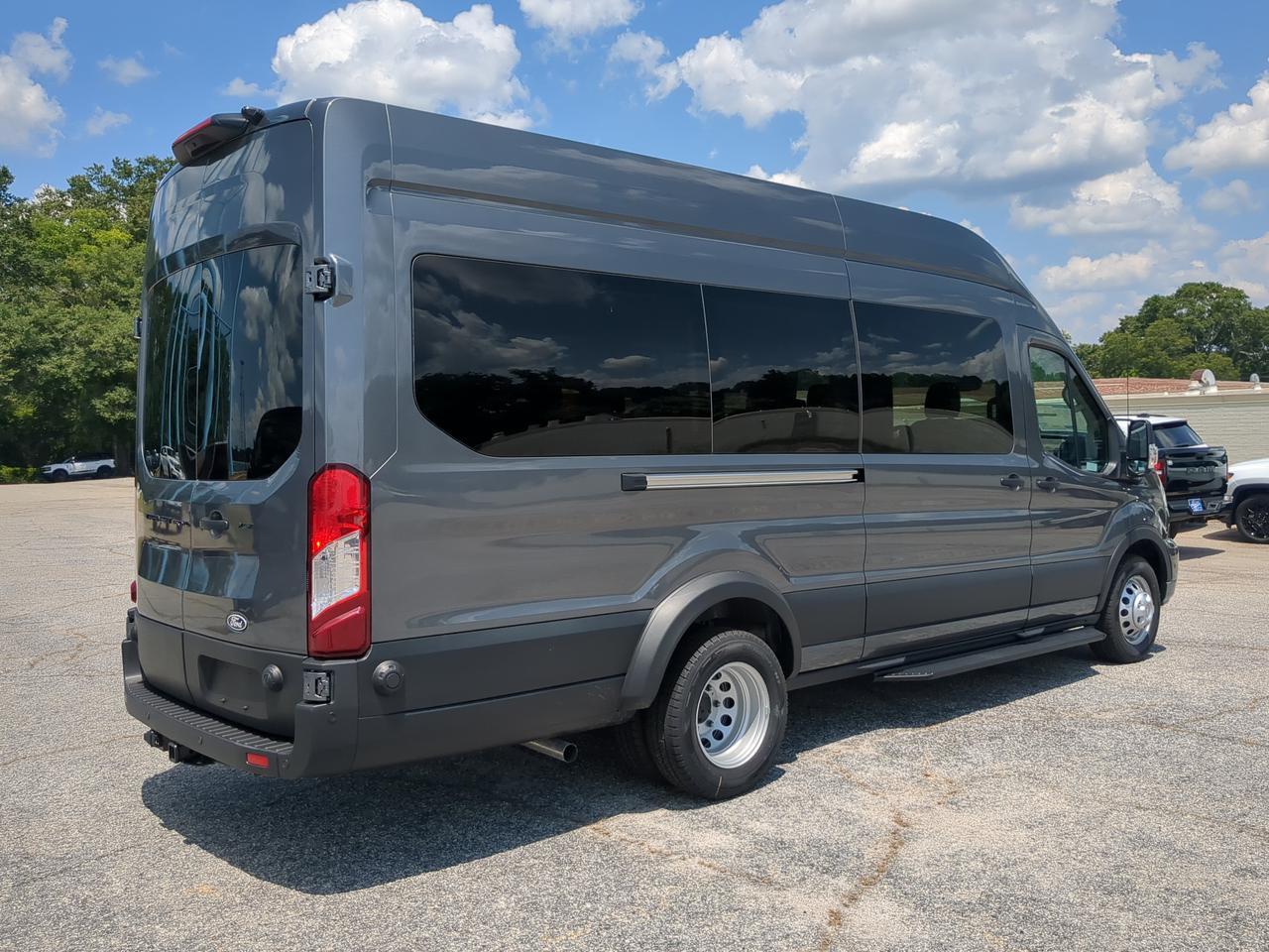 2026 Ford Transit Passenger Wagon XLT Appleton WI