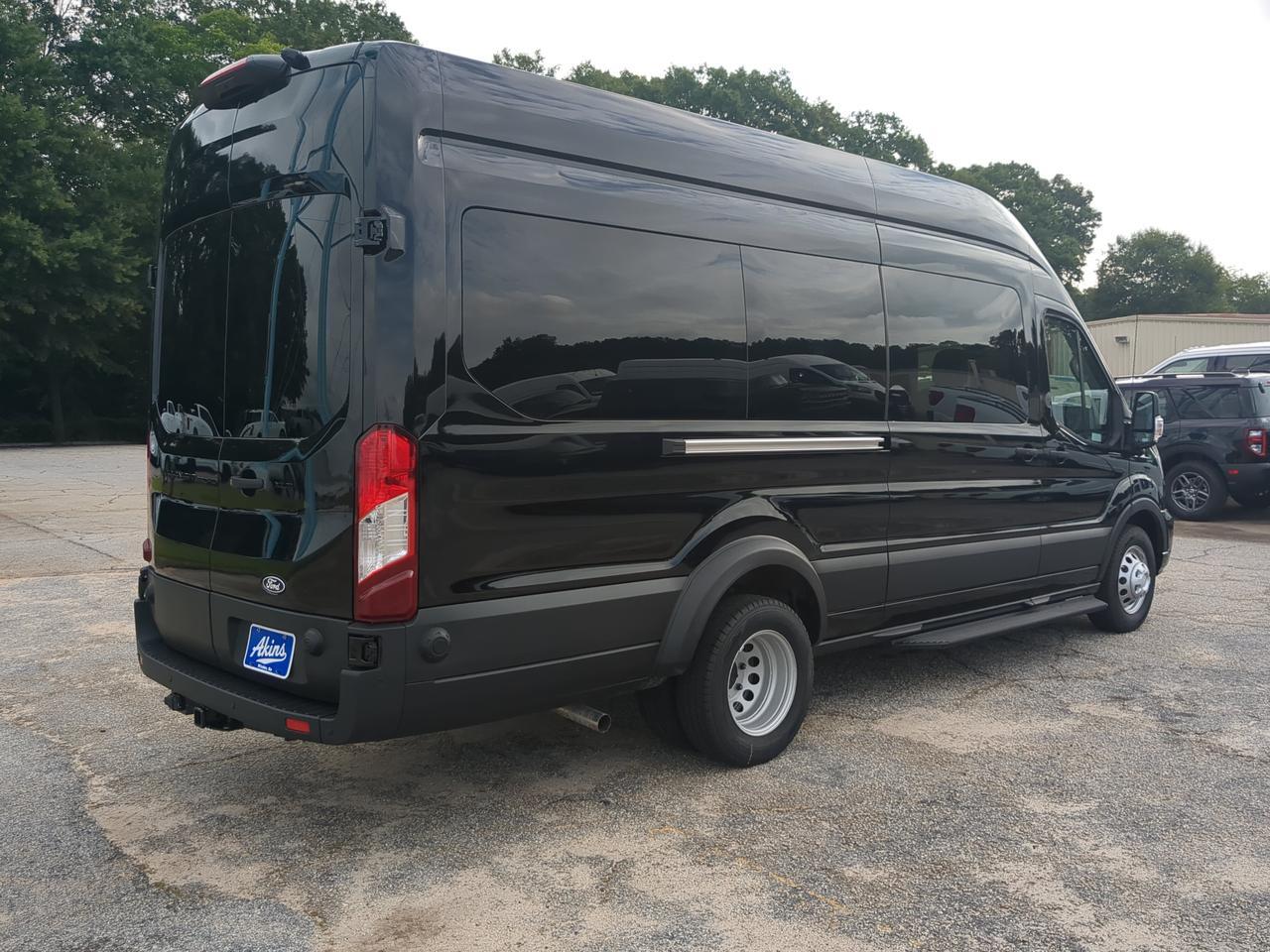 2026 Ford Transit Passenger Wagon XLT Appleton WI