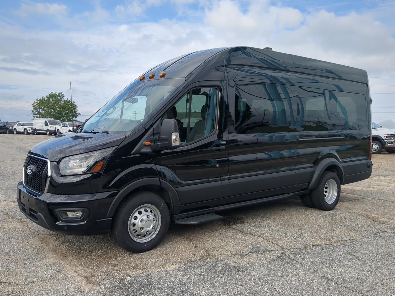 2026 Ford Transit Passenger Wagon XLT Appleton WI