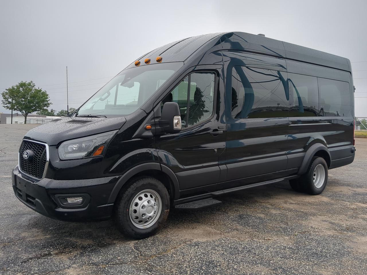 2026 Ford Transit Passenger Wagon XLT Appleton WI
