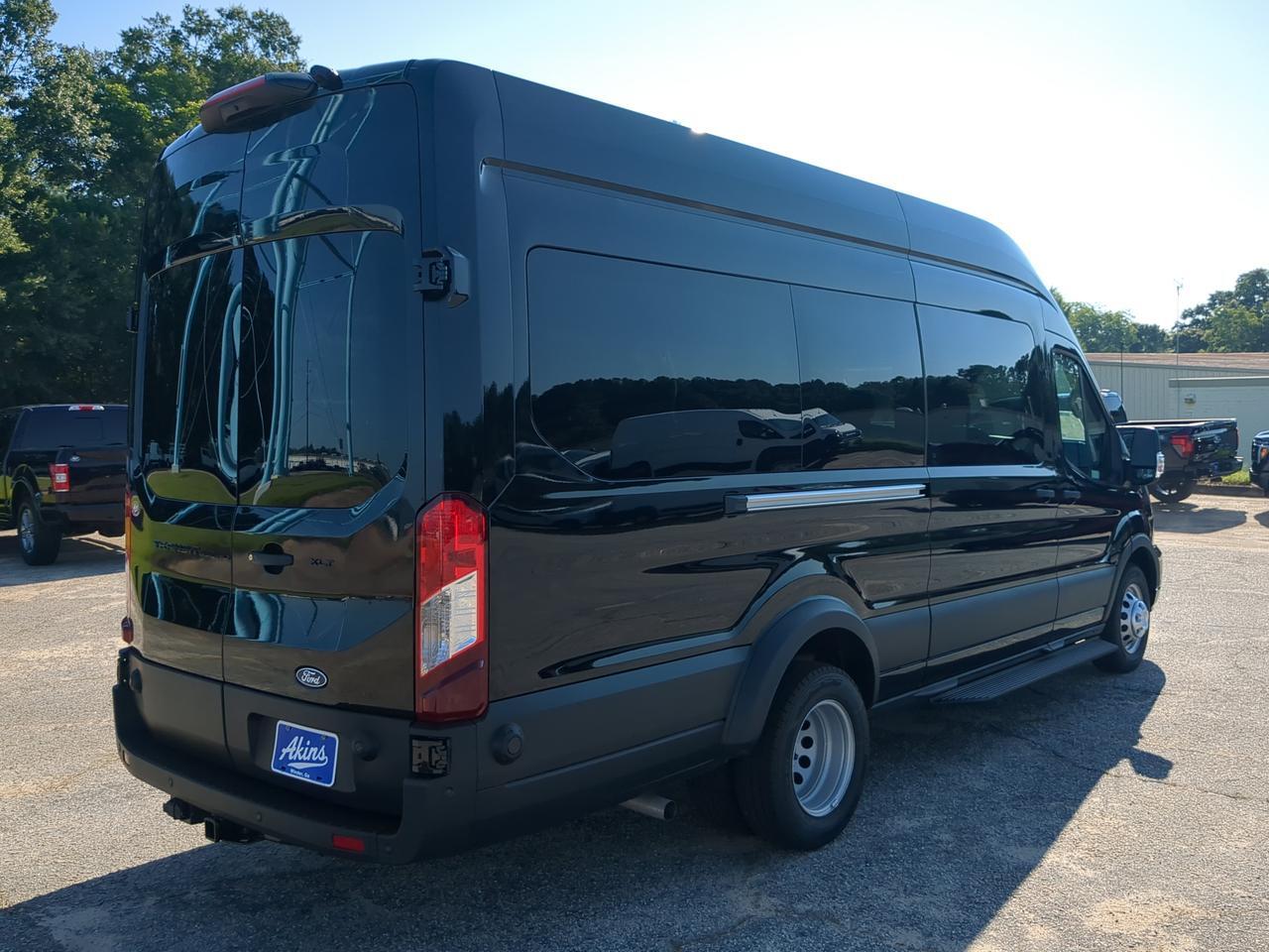 2026 Ford Transit Passenger Wagon XLT Appleton WI