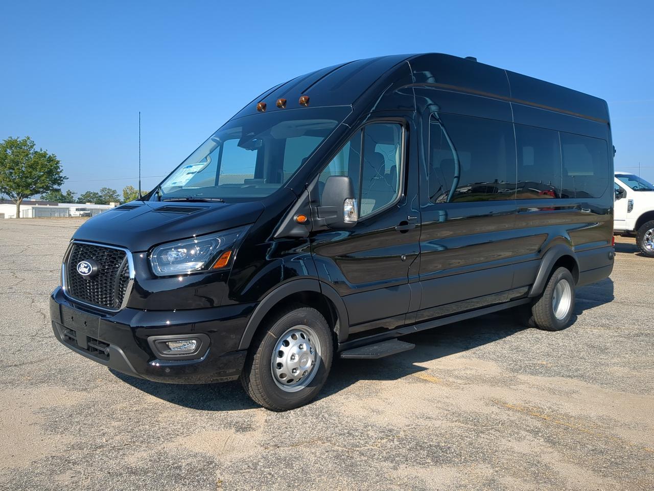 2026 Ford Transit Passenger Wagon XLT Appleton WI