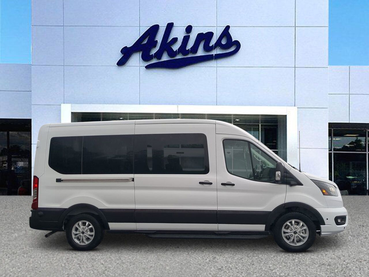 2026 Ford Transit Passenger Wagon XLT