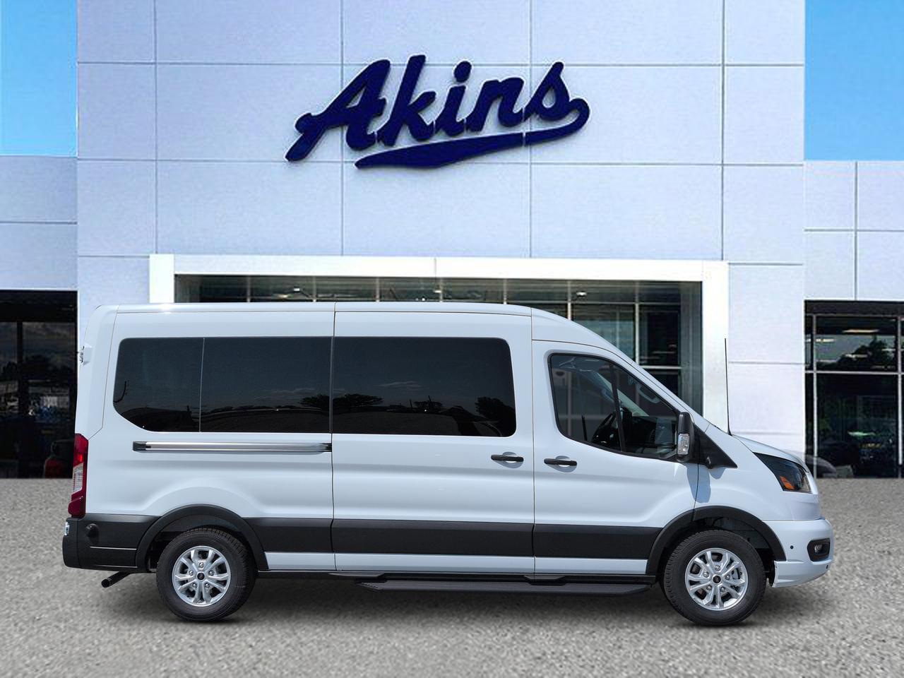 2026 Ford Transit Passenger Wagon XLT
