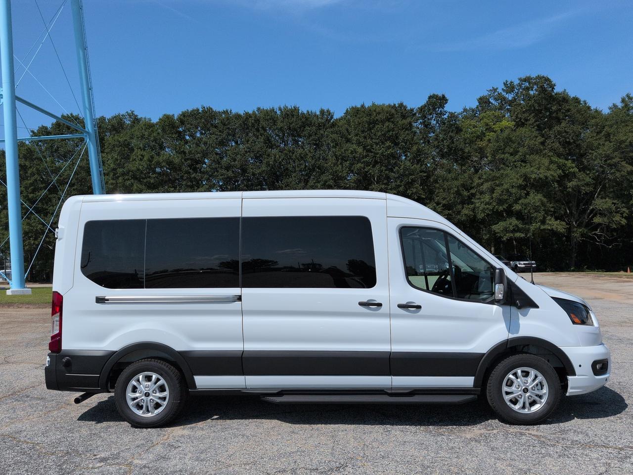 2026 Ford Transit Passenger Wagon XLT