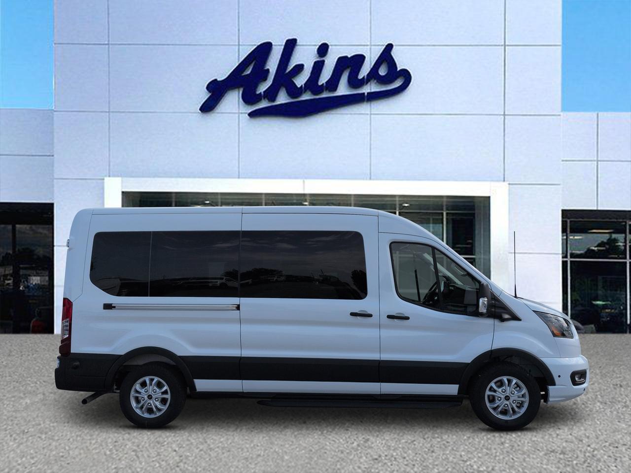2026 Ford Transit Passenger Wagon XLT