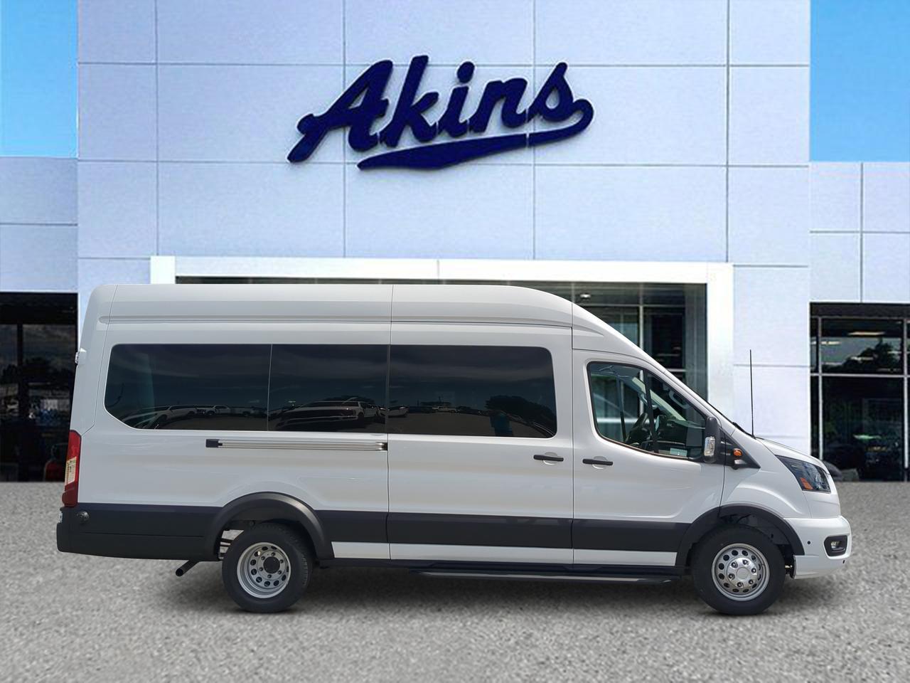 2026 Ford Transit Passenger Wagon XLT