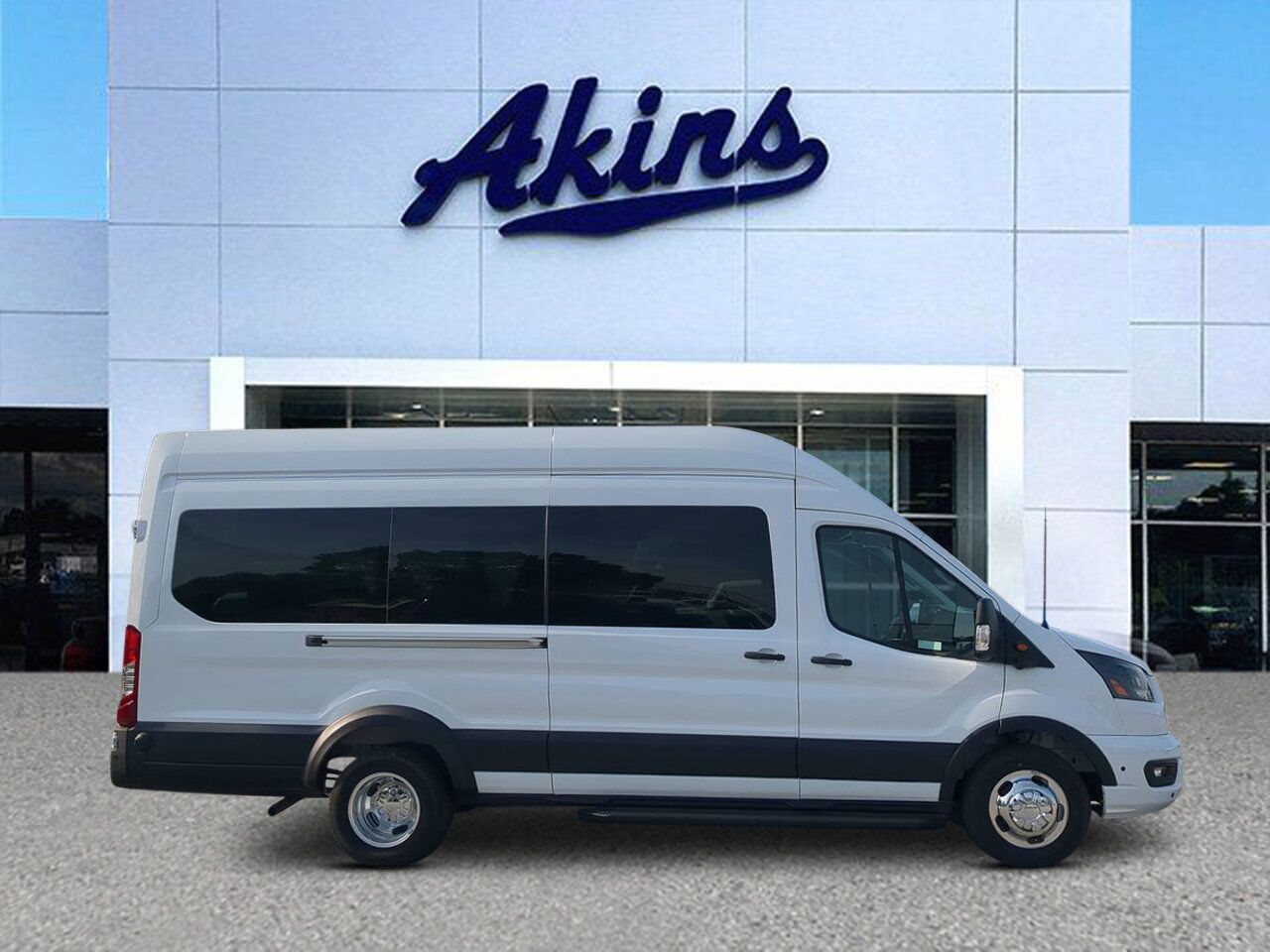 2026 Ford Transit Passenger Wagon XLT