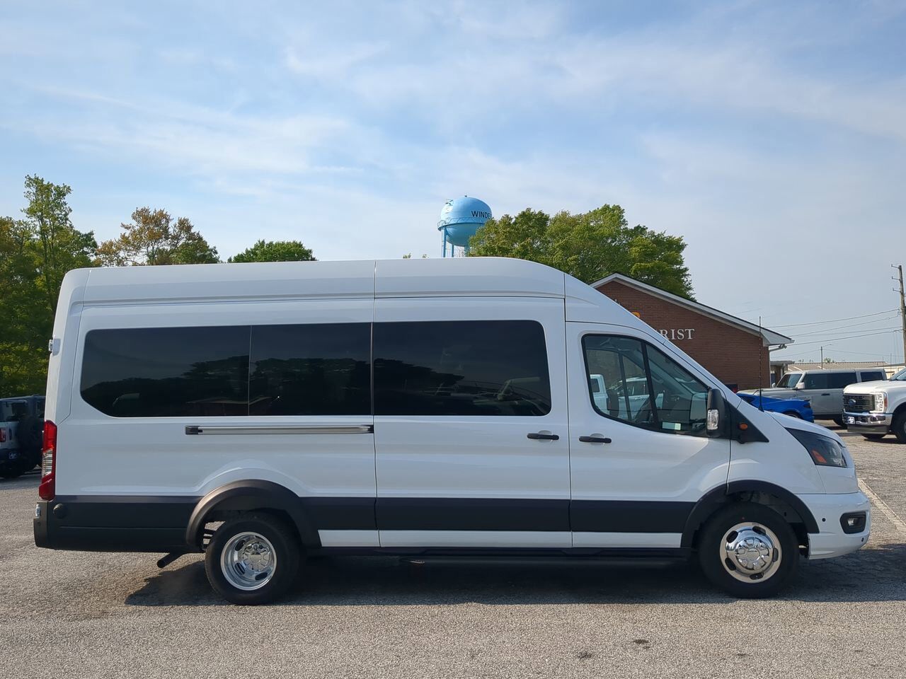 2026 Ford Transit Passenger Wagon XLT