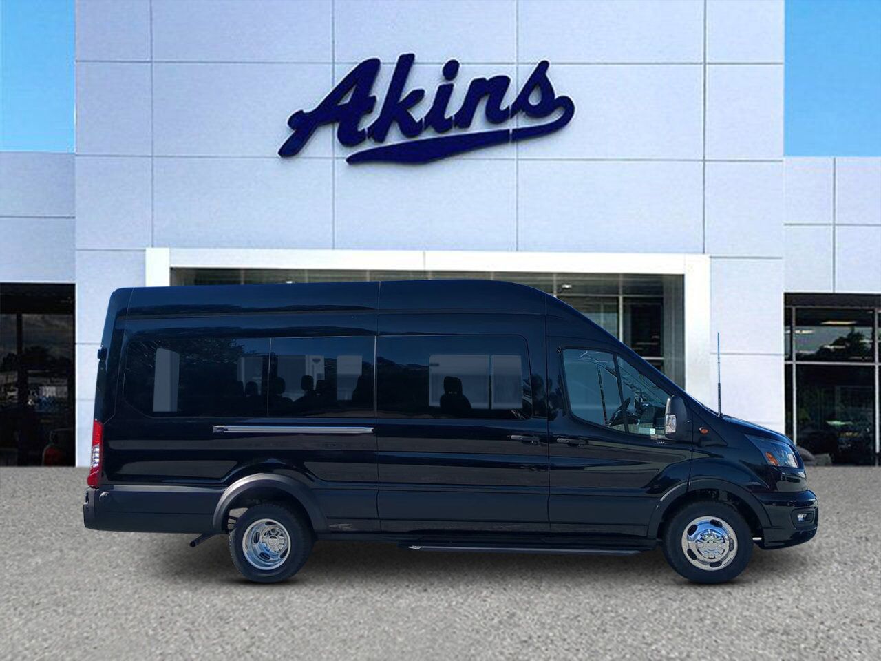 2026 Ford Transit Passenger Wagon XLT