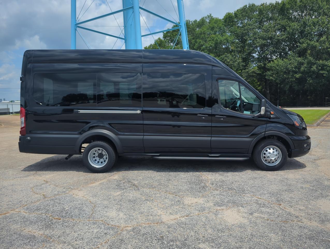 2026 Ford Transit Passenger Wagon XLT