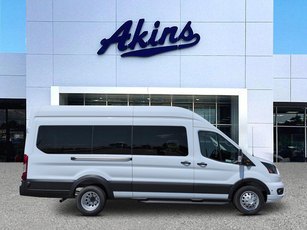 2026 Ford Transit Passenger Wagon XLT