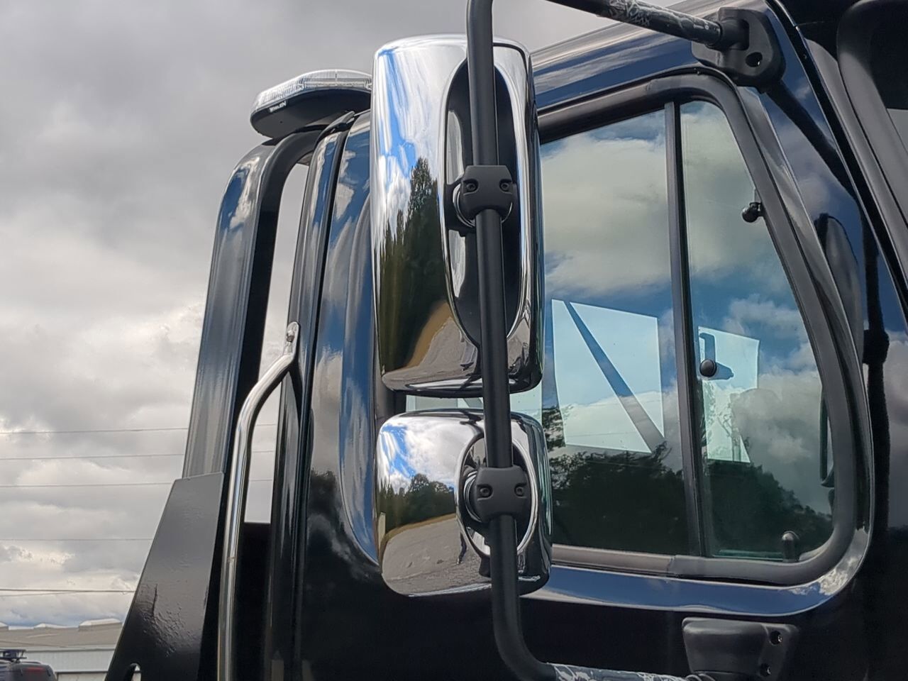 2026 Freightliner M2 equipped with 21.5ft Chevron LCG Rollback Winder GA