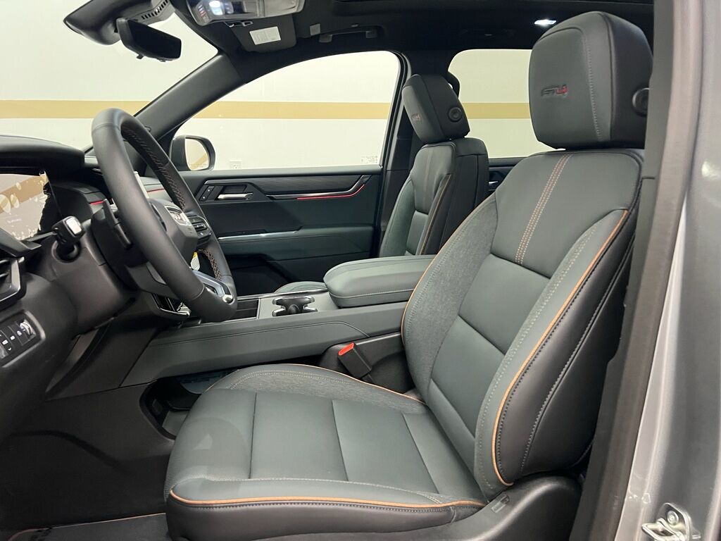 2026 GMC Acadia AWD AT4