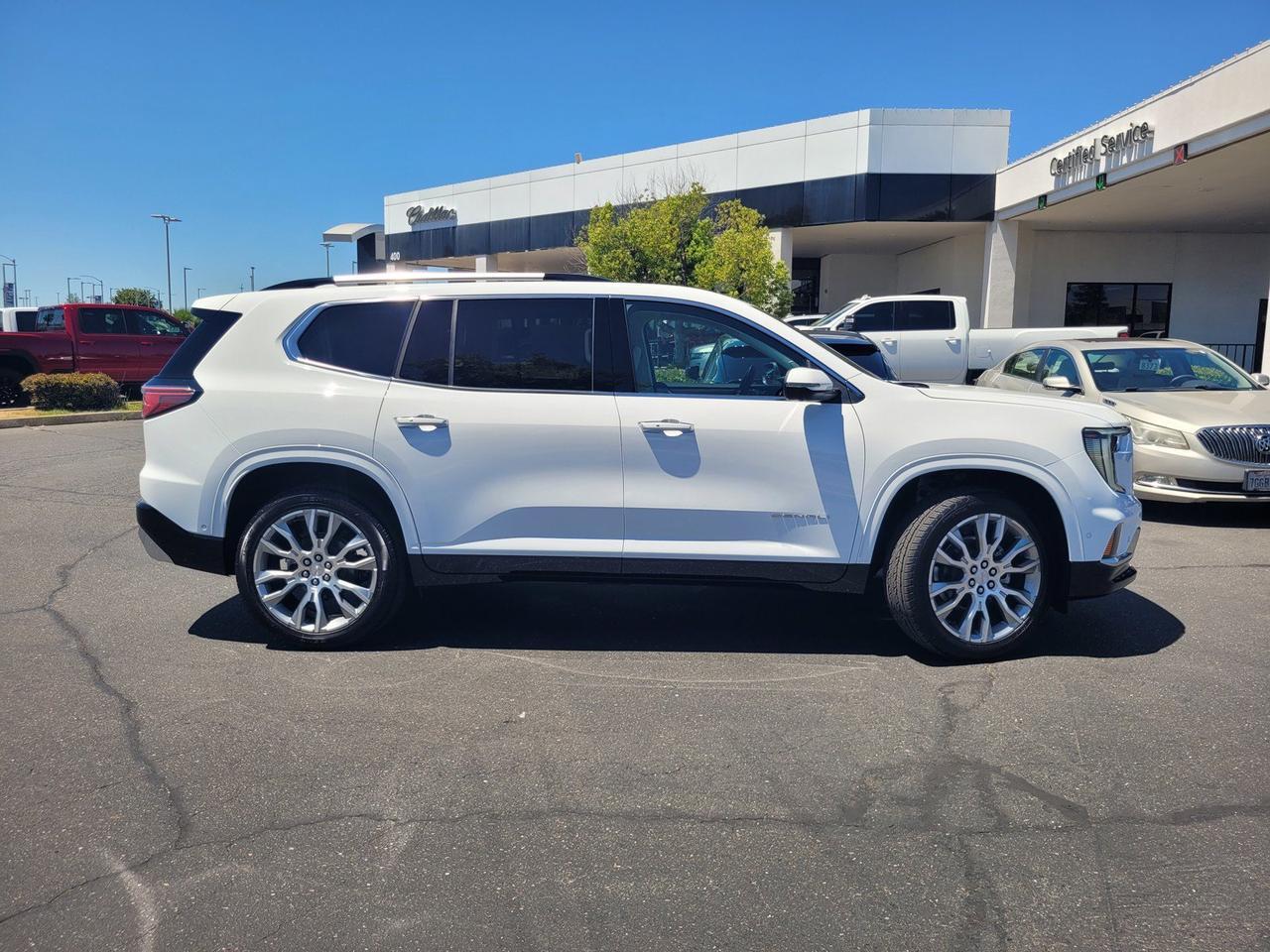 2026 GMC Acadia AWD Denali
