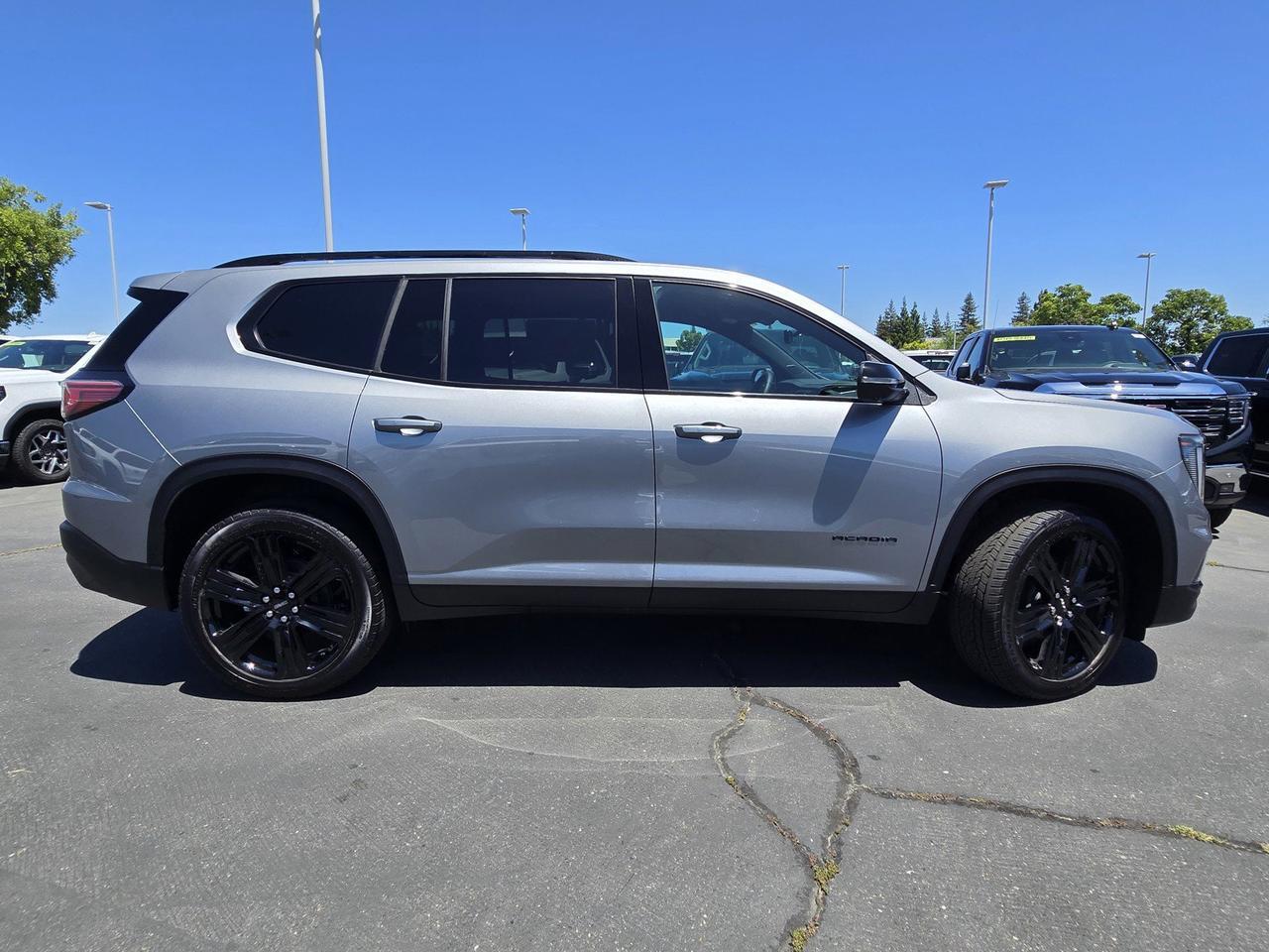 2026 GMC Acadia AWD Elevation