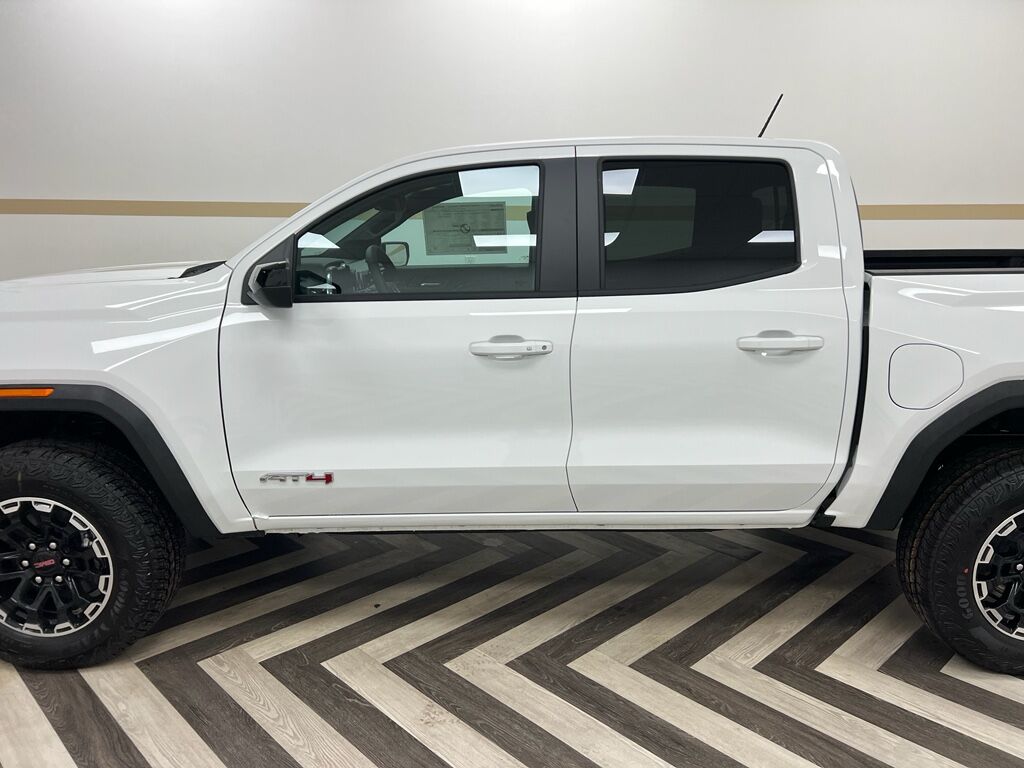 2026 GMC Canyon 4WD AT4