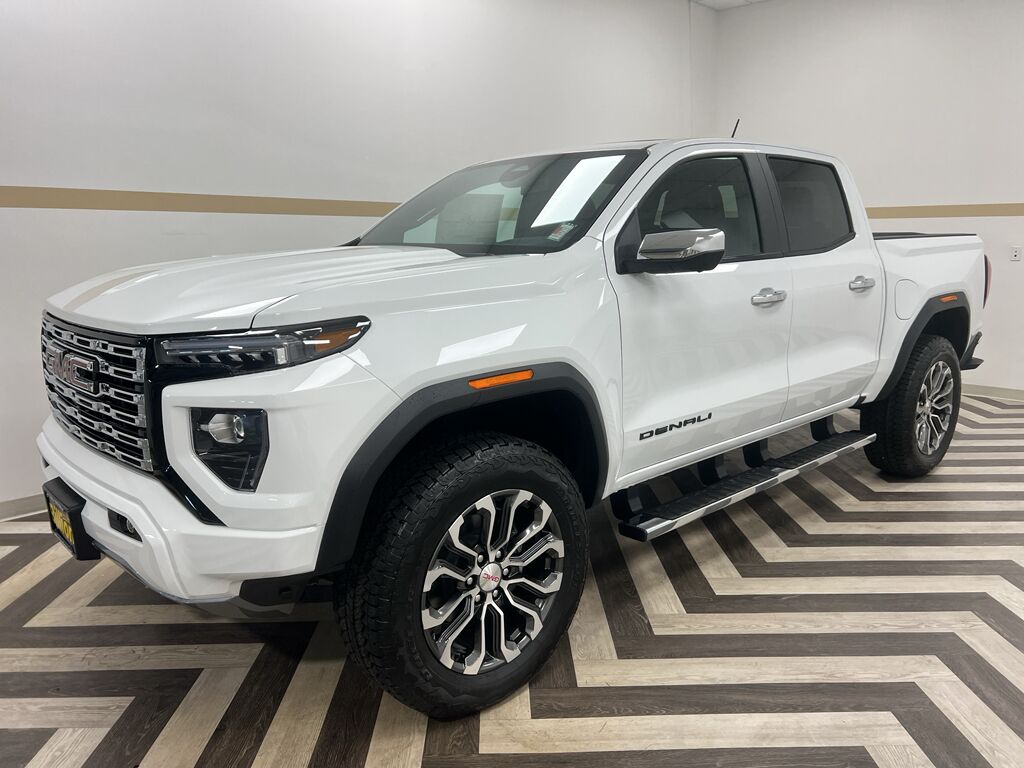 2026 GMC Canyon 4WD Denali Gasoline